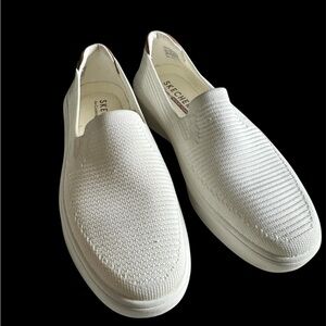 Skechers White Slip-On shoes/sneakers